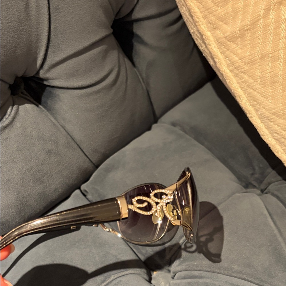 Roberto Cavalli Gold Sunglasses with Black Case - Picture 3 of 5